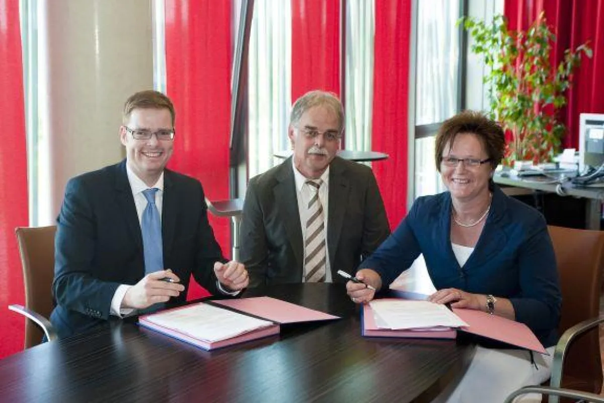 Thorsten Bröske, Vorstand der Schwenninger BKK, Dr. med. Winfried Kadow, Facharzt für Allgemeinmedizin und Sprecher für Öffentlichkeitsarbeit beim Ärztenetz Villingen-Schwenningen, sowie Elisabeth Dan