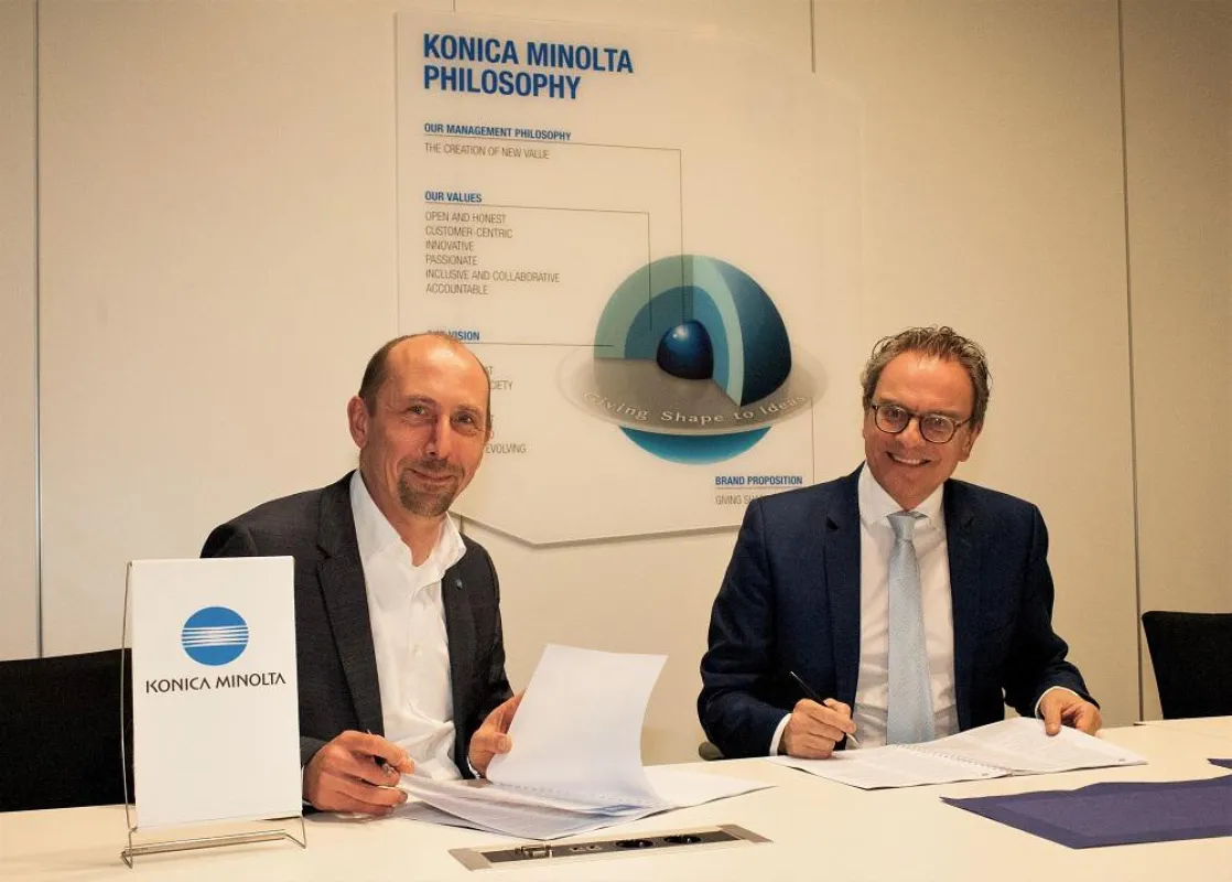 Mario Koch (Konica Minolta) und BCT-Geschäftsführer Jos Bischoff (v. l. n. r.).