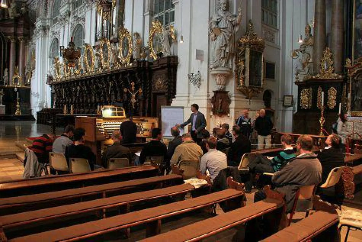 große Orgelanlage der Basilika Waldsassen  mit ihren zwei 6-manualigen