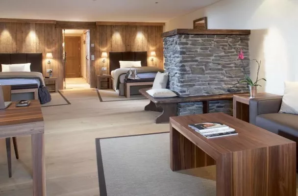 Der Trend im Innenausbau geht auch bei Hotels hin zu hochwertigen und natürlichen Materialen Bild: Der Trend im Innenausbau geht auch bei Hotels hin zu hochwertigen und natürlichen Materialen