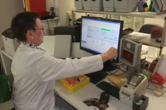 Modernste Laborausstattung, vernetzte EDV und mehr Effizienz zum Nulltarif Bild: Modernste Laborausstattung, vernetzte EDV und mehr Effizienz zum Nulltarif
