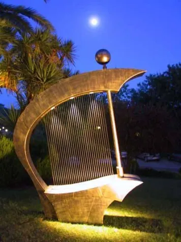 Lebendige Kunst im Parco San Marco mit Housi Knecht Bild: Lebendige Kunst im Parco San Marco mit Housi Knecht