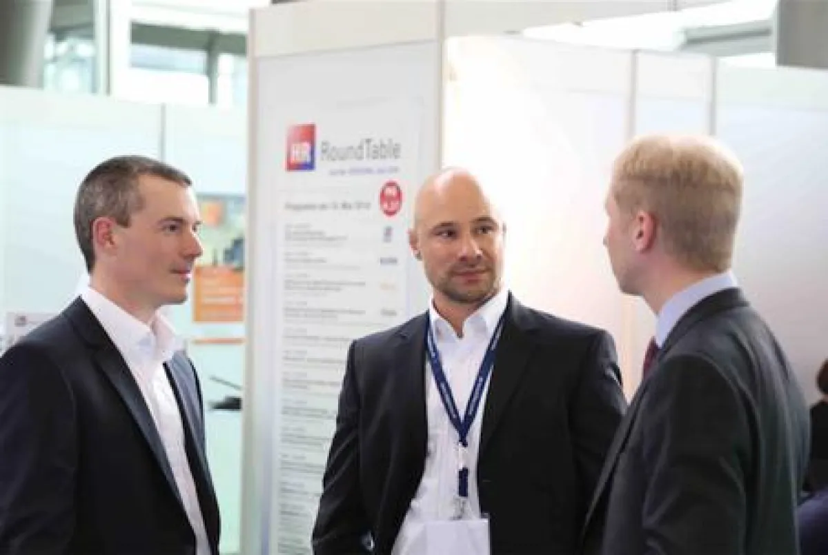 Gespräche am Stand des HR-RoundTable