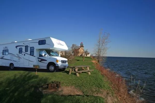 Bild: Trans Canada Touristik TCT: Frühbucher-Saison für 2011 läuft an - Wohnmobile in Kanada jetzt online buchbar