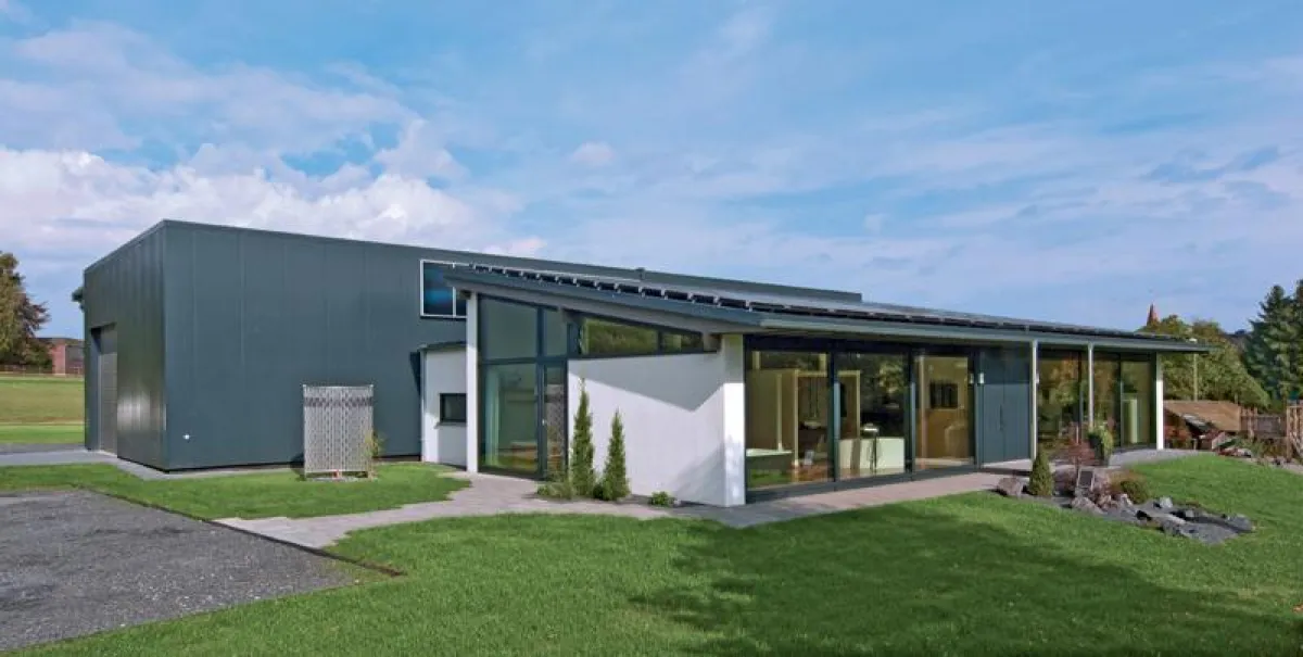 Null-Emmissions-Gebäude der Zirkelbach Bad.Heizung.Solar GmbH