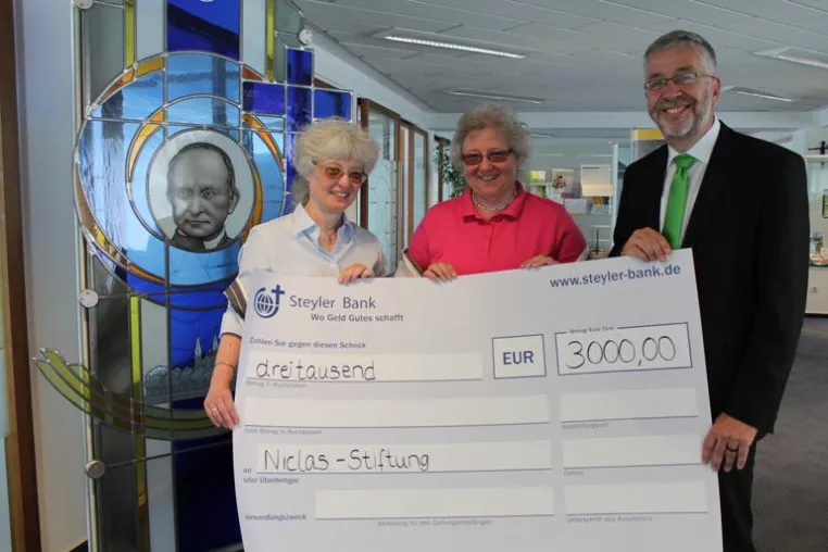 Steyler Bank-Stiftung spendet engagierten Stiftern 3.000 Euro Bild: Steyler Bank-Stiftung spendet engagierten Stiftern 3.000 Euro