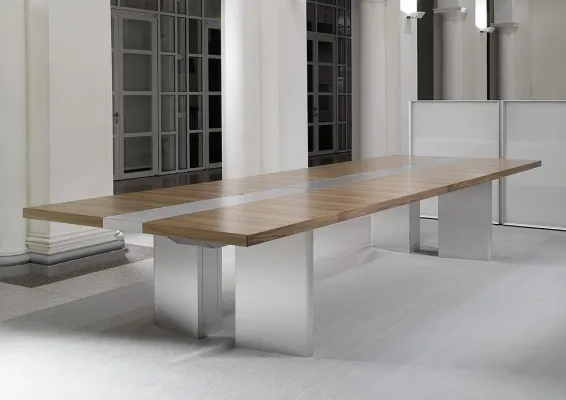 Neue Steh-Sitz-Konferenzanlage von idea Bild: Neue Steh-Sitz-Konferenzanlage von idea