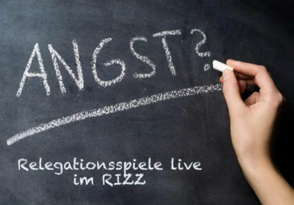 Bild: KSC - Erzgebirge Aue Relegation in Kreuzberg Graefekiez, Berlin