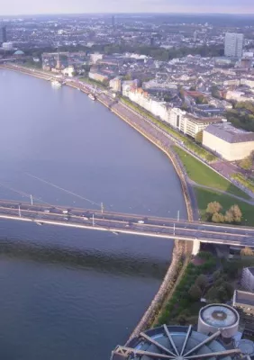 Bild: Ich sehe was, was Du nicht siehst und das ist blau: Blaue Führungsfacetten zum Gästeführertag in Düsseldorf