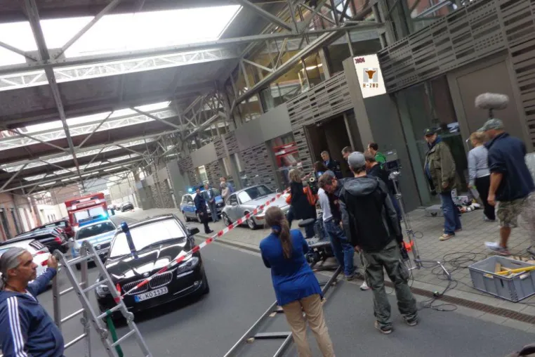 Bild: Tatort H-ZWO: Schusswechsel in Kölner Agentur für ZDF Vorabend-Krimiserie „SOKO“