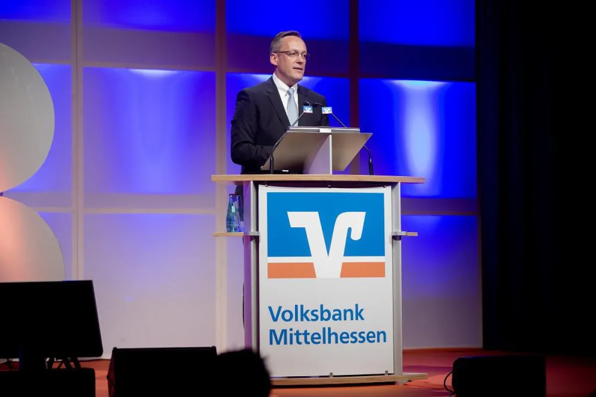 Dr. Hanker führte durch die Zahlen 2013 und berichtete über wesentliche Ereignisse