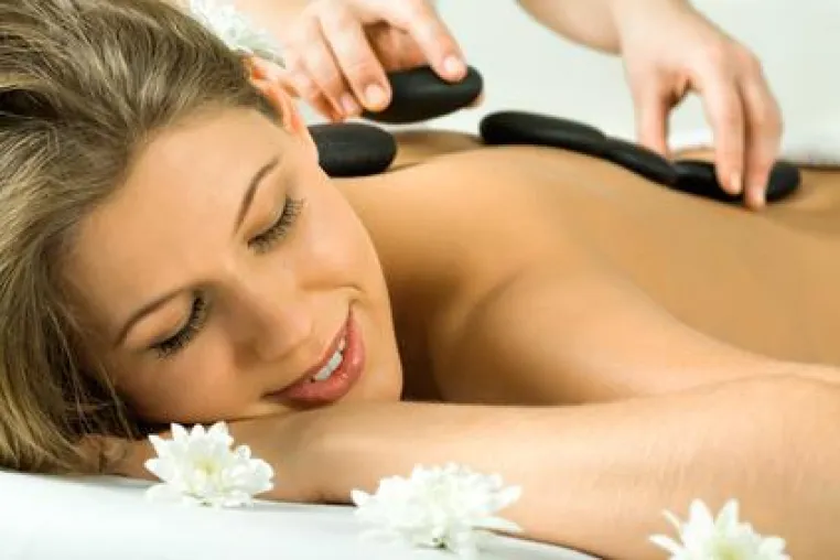 Bild: Hot Stones – Gefahren bei falscher Massage