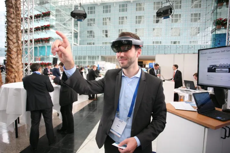 Bild: Virtual Reality und Augmented Reality sind die Zukunftstechnologien im technischen Kundendienst