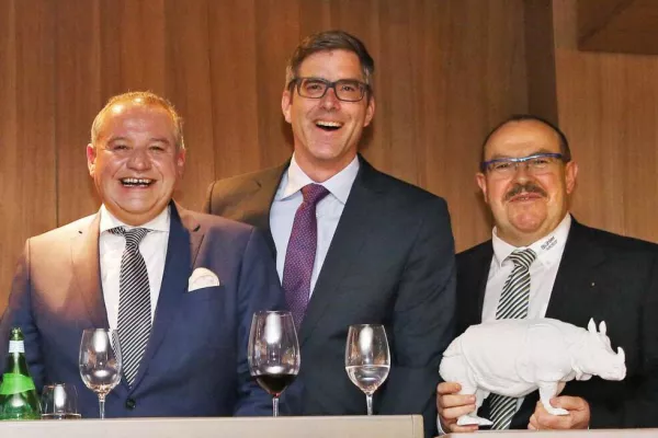 Bild: Platz 1 für Bühler Motor beim ALPHAZIRKEL Family Entrepreneurship Award