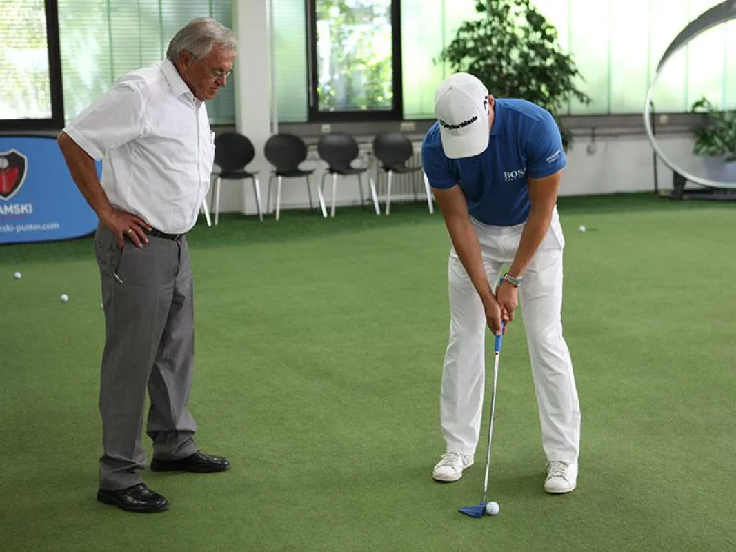 Wiestaw Kramski und Dominic Foos in der KRAMSKI Putting Academy am 7. Juli 2016