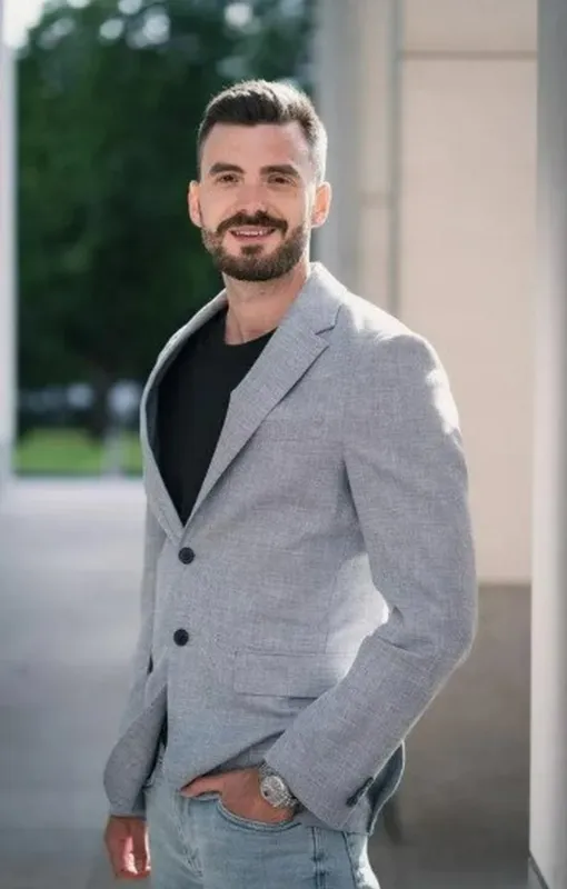 Jakob Kiender vermittelt, wie Texte E-Mail-Kampagnen gezielt verbessern.