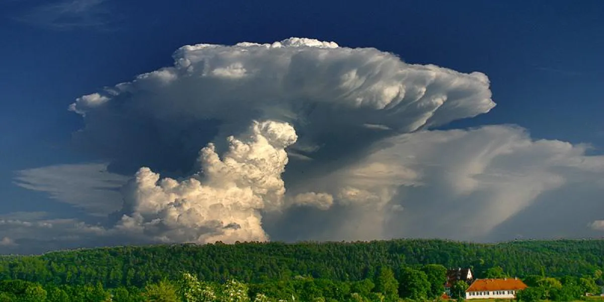 Daniels Lieblingsbild: Ein cumulonimbus capillatus incus - zu deutsch: Gewitterwolke