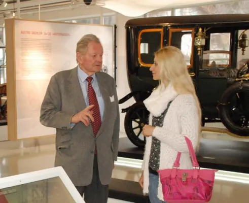 50 Meisterwerke der Pop Art von Tanja Playner in den Ferdinand Porsche Bild: 50 Meisterwerke der Pop Art von Tanja Playner in den Ferdinand Porsche