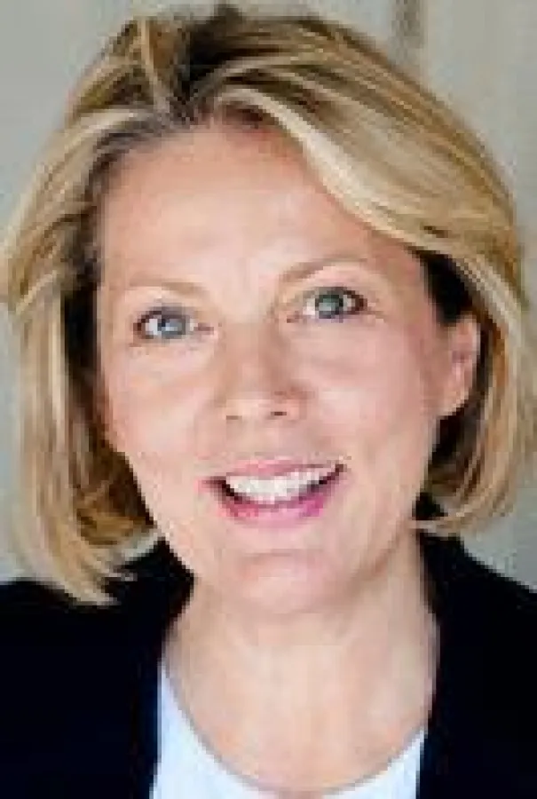 Anita Hermann-Ruess: Adhoc präsentieren