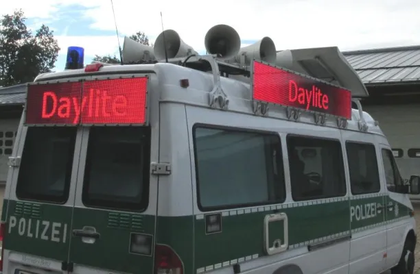 Bild: LED-Videowand für Polizeifahrzeuge