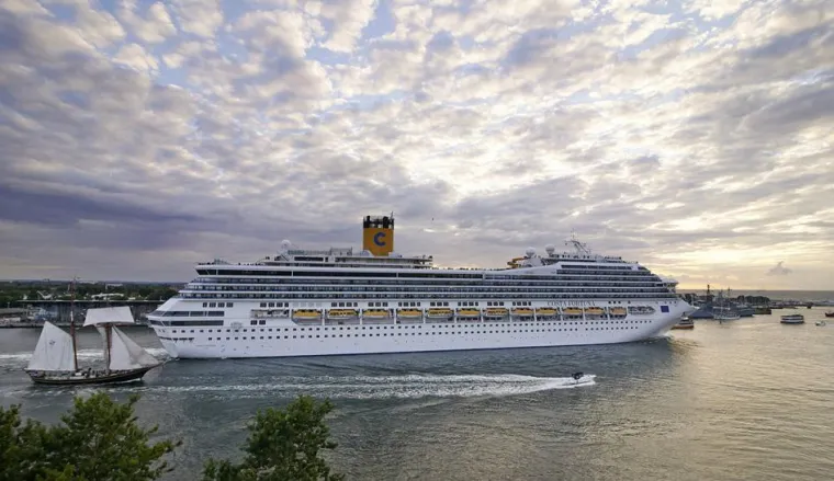 Bild: Costa Fortuna auf der 23. Rostocker Hanse Sail