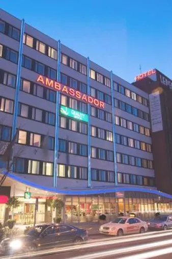 Bild: Das QUALITY HOTEL AMBASSADOR HAMBURG lädt ab dem 11. November 2008 wieder zum Martinsgansessen ein