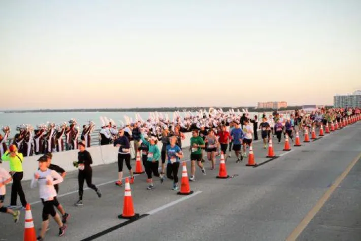 Bild: 'Runner’s High' hoch zwei an Floridas Golfküste