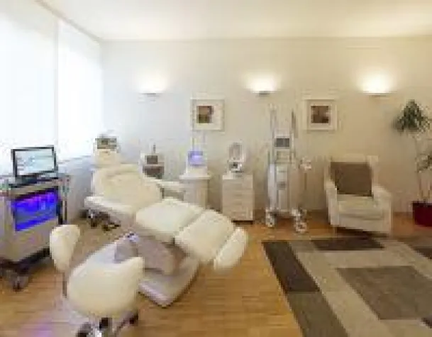 Mesohair - Nebenwirkungsarme Hilfe bei Haarausfall Bild: Mesohair - Nebenwirkungsarme Hilfe bei Haarausfall