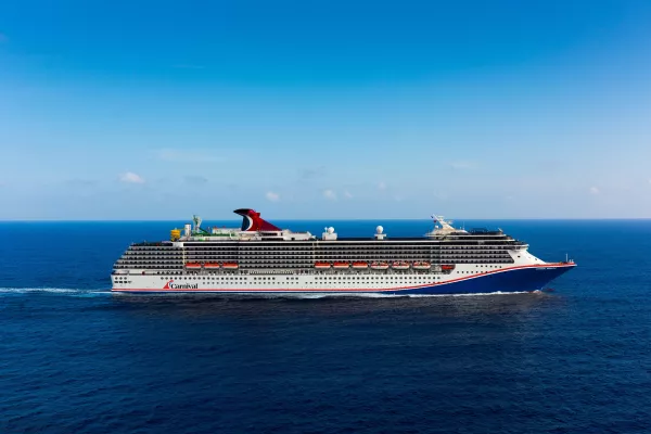Bild: Carnival Cruise Line geht mit der Carnival Miracle in die aktuelle Europa-Saison