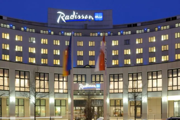 Bild: Tipp: Wohltuendes Cleopatrabad mit Honig und Spreewälder Leinöl im Radisson Blu Hotel Cottbus
