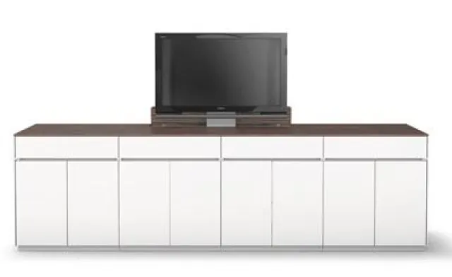 Bild: Intelligente Technikintegration für Konferenzmöbel: Mediensideboard mit ausfahrbarem Flachbildschirm