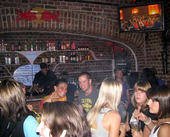 Bild: Rheinische lädt zur Semesteranfangsparty ein