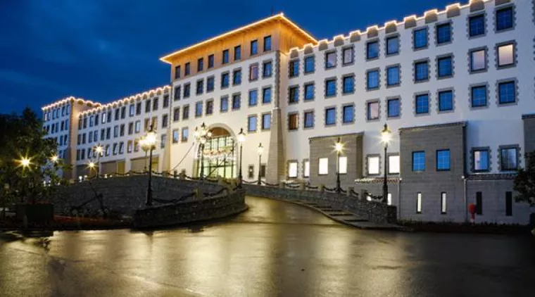 Bild: Vom siebten Himmel in den Seeräuberhimmel