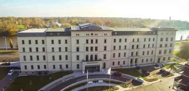 Bild: Upwind Holding verkauft drei Spezialimmobilien an Threestones Capital Management