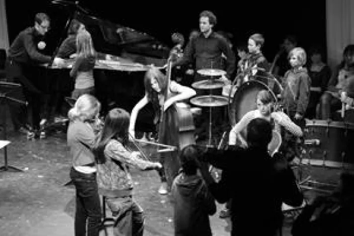 Bild: Jugendprojekt: Rhythmus - im Fluss der Zeit