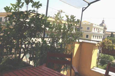 Bild: Gepflegtes Appartement mit Terrasse und Balkon im Zentrum von Rom