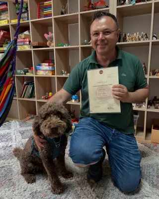 Bild: Therapiehund Balko: Ein feinfühliger Begleiter hilft Kindern in der Psychotherapie