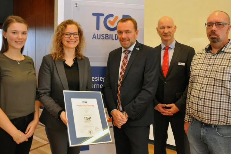 Bild: L.I.T. erhält IHK-Qualitätssiegel „Top Ausbildung“
