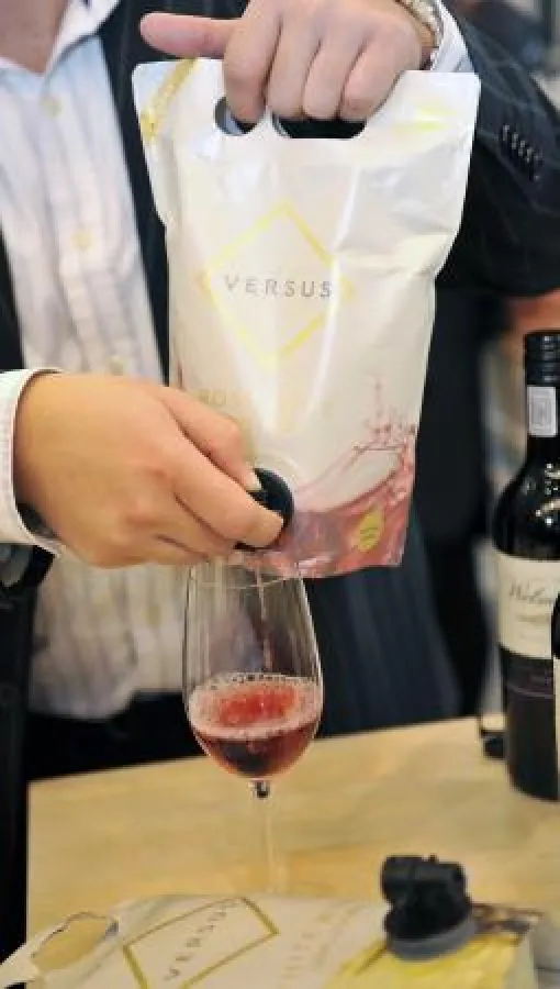 Wein aus der Tüte ist die ideale Lösung für den Genuss unterwegs