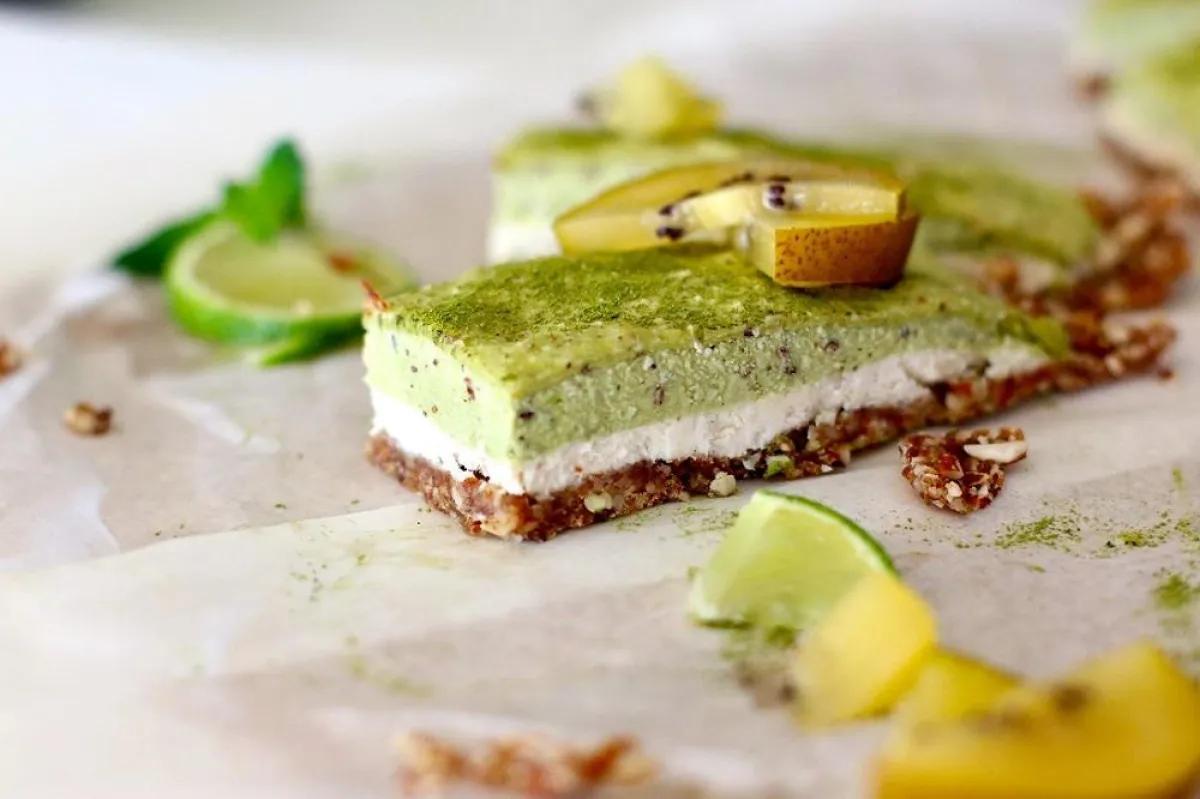 Rezept: No-Bake Matcha-Kiwi-Cheesecake