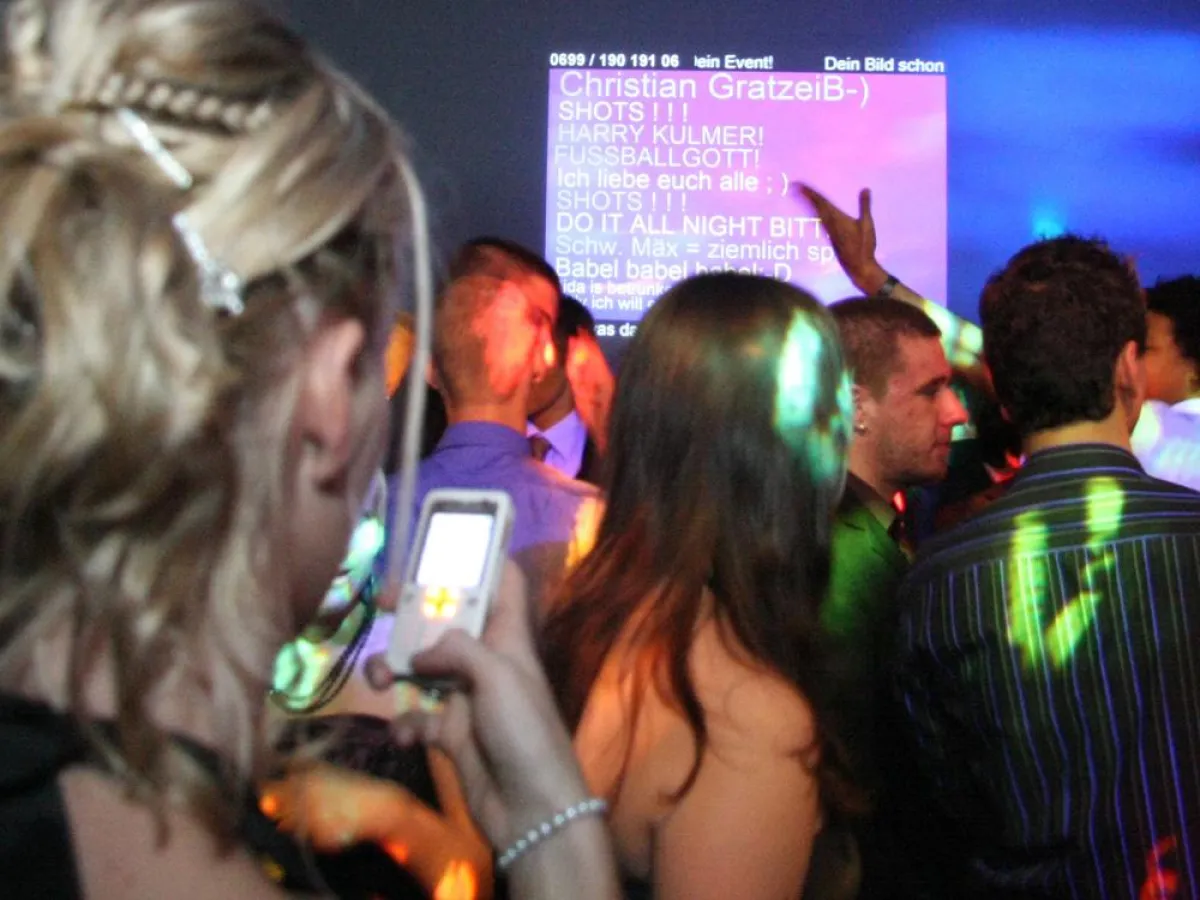 Chatwall mit SMS und Twitter-Nachrichten (Tweetwall) von Haase & Martin, Foto: Club JDj