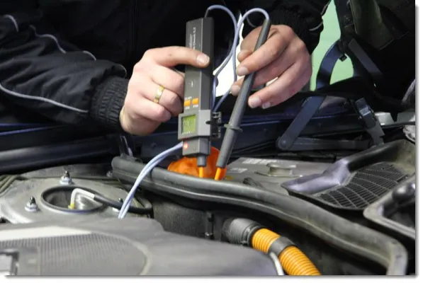 Tipp: Mitarbeiterqualifikation zum Thema Elektromobilität Bild: Tipp: Mitarbeiterqualifikation zum Thema Elektromobilität