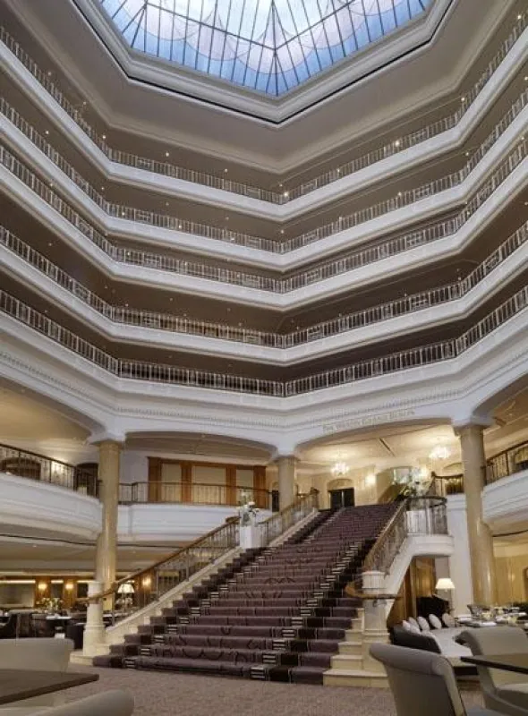 Die Lobby des Westin Grand Berlin
