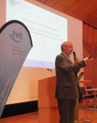 Bild: >Energielösungen für den Mittelstand< Rolf Zanner von „effondo“ hält spannenden Vortrag