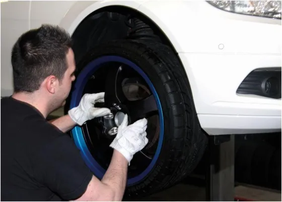 Osterzeit gleich Zeit zum Reifen wechseln - reifen-vor-ort.de bietet lokale Suche nach Sommerreifen Bild: Osterzeit gleich Zeit zum Reifen wechseln - reifen-vor-ort.de bietet lokale Suche nach Sommerreifen