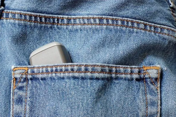 Bild: Handy als Babyphone immer mit dabei - BABYMOBILE steht auch in unerwarteten Situationen zur Verfügung