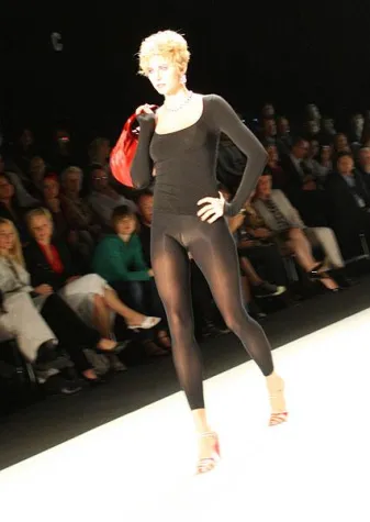 Bild: Karen Ly auf der Mercedes-Benz Fashion Week