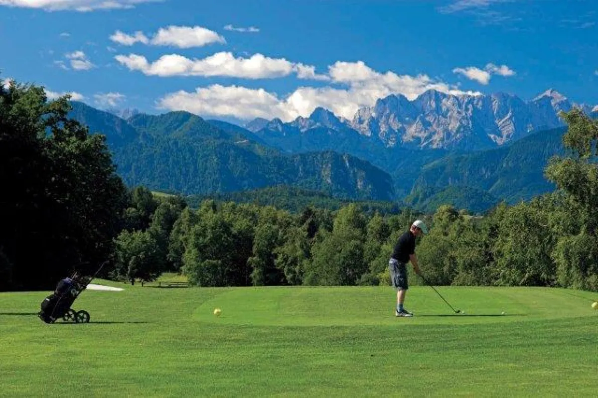 Grenzenlos abschlagen mit der Alpe-Adria Golfcard.