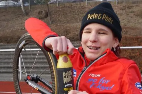 Bild: Julia und die starken Männer: Das Sportler-Team von Pete & Phil‘s