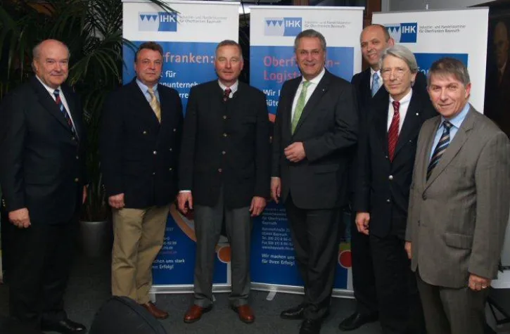Bild: Innenminister Herrmann bei der IHK: Staatsregierung will Verkehrswege ausbauen
